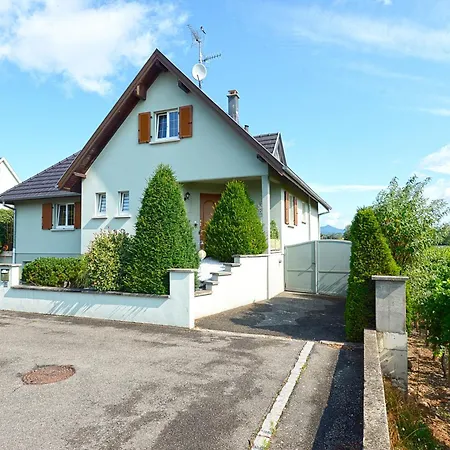 Aux Pieds Des Vignes Bed & Breakfast