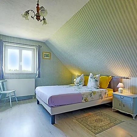 Aux Pieds Des Vignes Classee 2clefs Local Pour Velos Bed and Breakfast