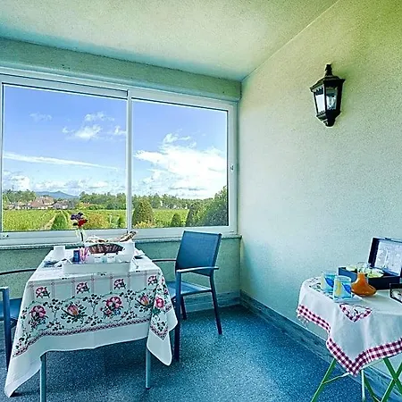 Aux Pieds Des Vignes Classee 2clefs Local Pour Velos Bed and Breakfast 3*